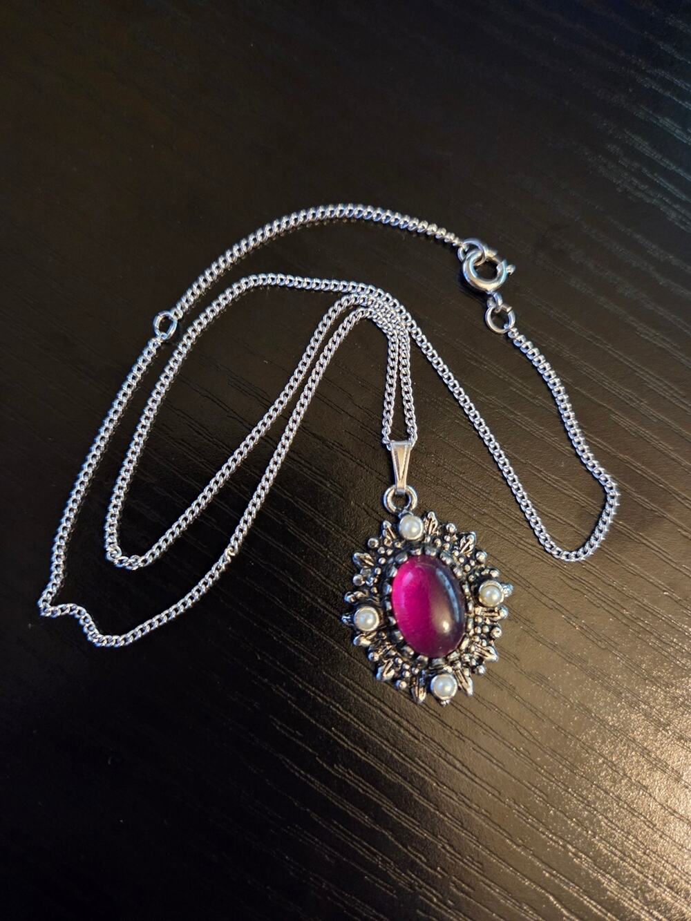 Sarah Coventry Catherine Purple Cabochon Silver Tone 18" Necklace Vintage '70's
